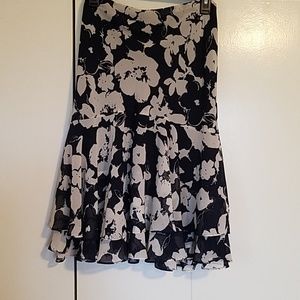 Ruffled hemline skirt